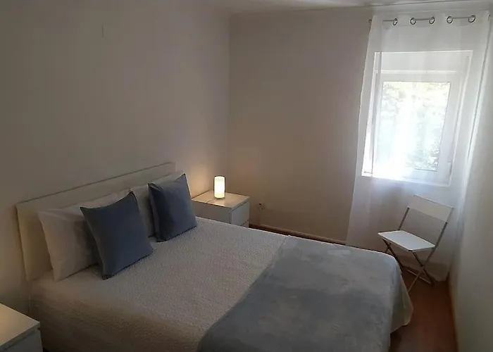 Lisboa/city/sunny Apar/metro/airport/wifi/air Cond Apartment Lissabon