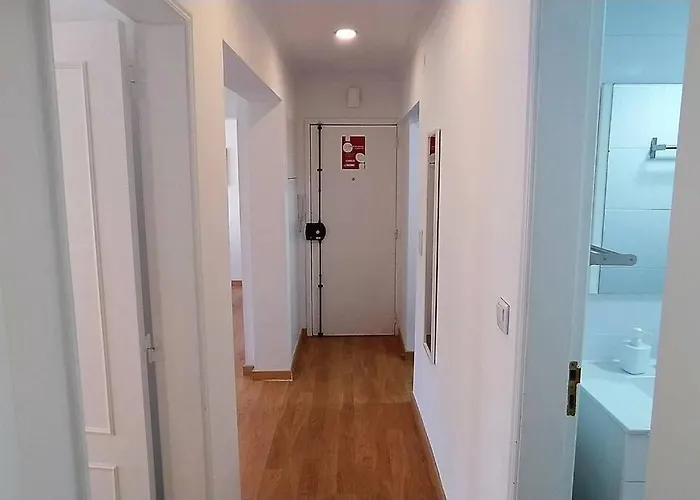 Lisboa/city/sunny Apar/metro/airport/wifi/air Cond Apartment