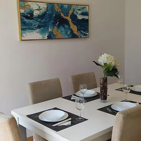 Lisbon, 2 Double Bedrooms, Metro&Airport, Ac&Wifi Apartmán Lisboa