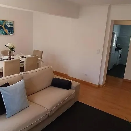 Lisbon, 2 Bedrooms, Metro & Airport, Ac & Wifi *