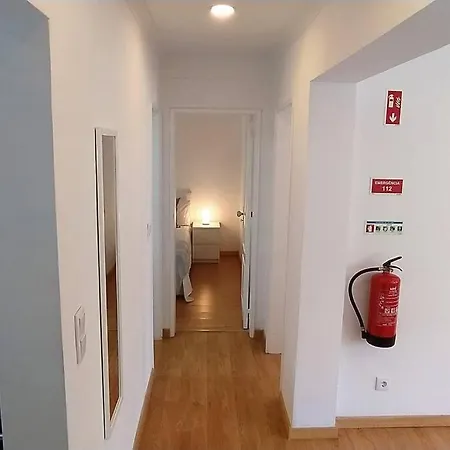 Apartment Lisbon, 2 Bedrooms, Metro & Airport, Ac & Wifi