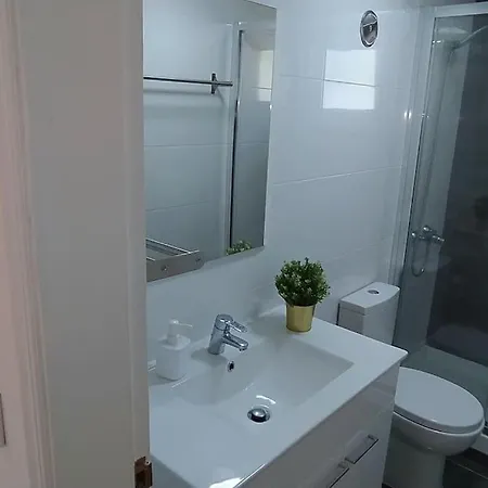 Apartmán Lisbon, 2 Double Bedrooms, Metro&Airport, Ac&Wifi *