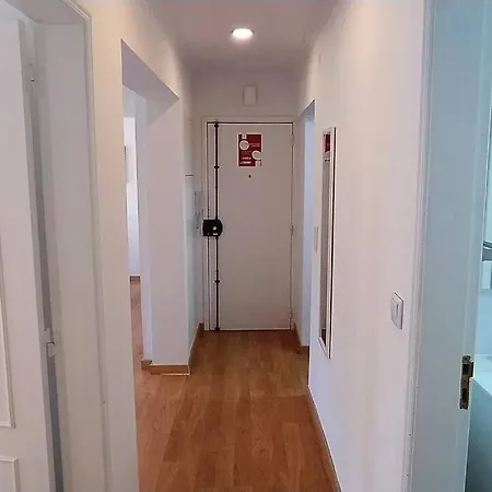 Lisboa/city/sunny Apar/metro/airport/wifi/air Cond 公寓